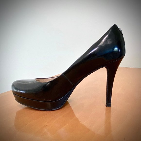 Michael Kors "Ilona" Black Patent Platform Pumps - Like New! - Picture 3 of 8